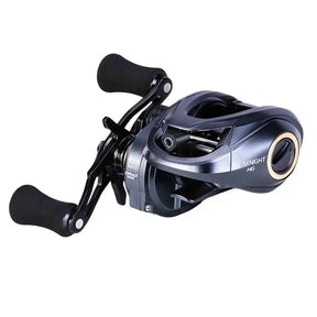 Parte traseira da carretilha SeaKnight FALCAN III com acabamento metálico e lateral HG