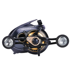 Visão frontal da manivela dupla e do sistema micro magnético da carretilha SeaKnight FALCAN III